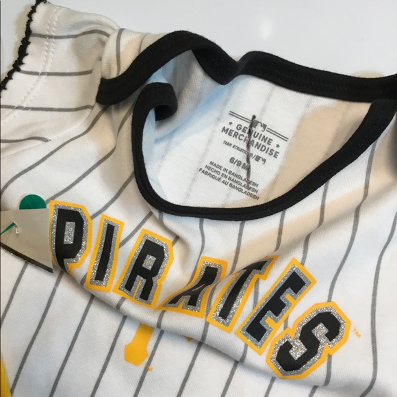 New Pittsburg Pirates Onesees. Size 6-9 months. - Picture 5 of 6